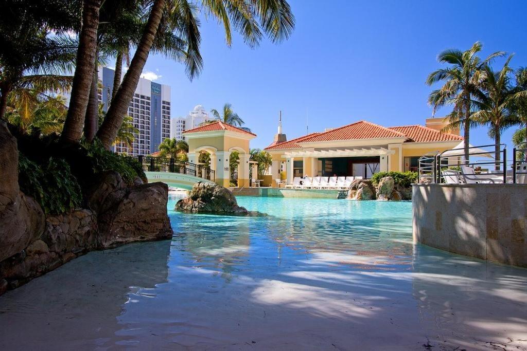 Appartement Deluxe Chevron Renaissance à Gold Coast Extérieur photo