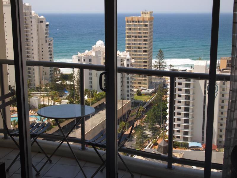 Appartement Deluxe Chevron Renaissance à Gold Coast Extérieur photo